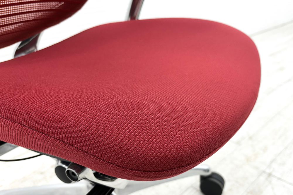 オカムラ コンテッサチェア 2015年製 中古 Contessa コンテッサ クッション 固定肘 中古オフィス家具 レッド CM24ABの画像