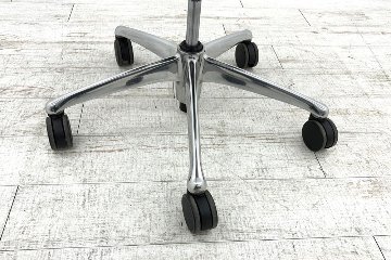 オカムラ コンテッサチェア 2015年製 中古 Contessa コンテッサ クッション 固定肘 中古オフィス家具 レッド CM24ABの画像