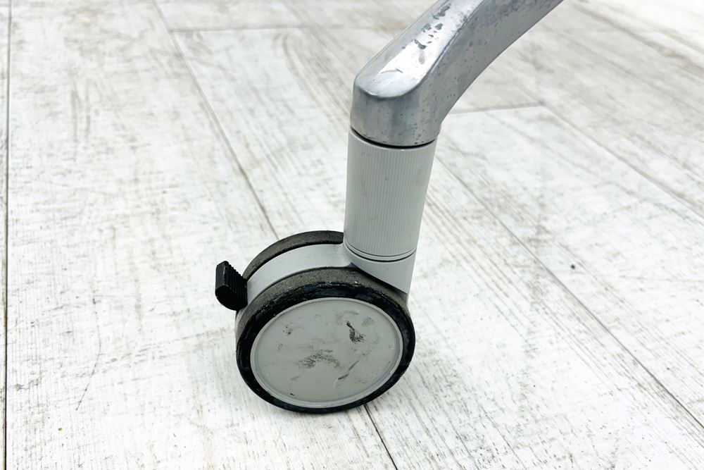 オカムラ インターアクト ミーティングテーブル 中古 INTERACT ネスティングテーブル 会議机 中古オフィス家具 1500/600/720の画像