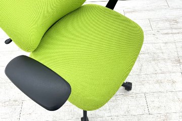 オカムラ シルフィーチェア 中古 2016年製 ハイバック 固定肘 Sylphy 中古オフィス家具 ライムグリーンの画像