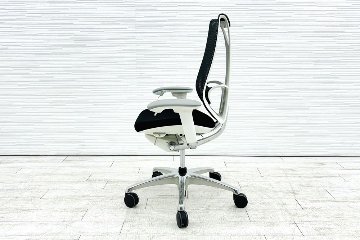オカムラ サブリナチェア スマートオペレーション 中古 2017年製 サブリナSO 可動肘 中古オフィス家具 ブラック Sabrina Smart Operationの画像
