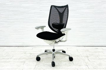 オカムラ サブリナチェア スマートオペレーション 中古 2017年製 サブリナSO 可動肘 中古オフィス家具 ブラック Sabrina Smart Operationの画像