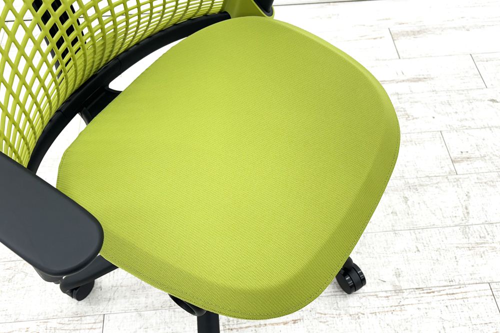 【未開封未使用品】 ハーマンミラー セイルチェア ミドルバック 中古 Herman Miller SAYL Chair 中古オフィス家具 可動肘 グリーンの画像