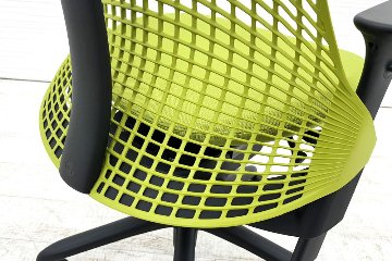 【未開封未使用品】 ハーマンミラー セイルチェア ミドルバック 中古 Herman Miller SAYL Chair 中古オフィス家具 可動肘 グリーンの画像