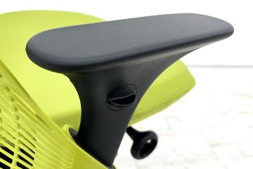 【未開封未使用品】 ハーマンミラー セイルチェア ミドルバック 中古 Herman Miller SAYL Chair 中古オフィス家具 可動肘 グリーンの画像