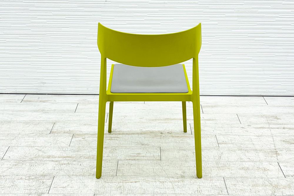 【4脚セット】 イトーキ ACTIU WG Chair アクチュチェア 中古 ミーティングチェア 会議椅子 スタッキングチェア 中古オフィス家具 ピスタチオの画像