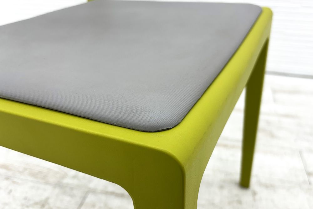【4脚セット】 イトーキ ACTIU WG Chair アクチュチェア 中古 ミーティングチェア 会議椅子 スタッキングチェア 中古オフィス家具 ピスタチオの画像