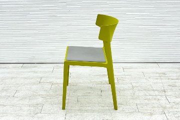【4脚セット】 イトーキ ACTIU WG Chair アクチュチェア 中古 ミーティングチェア 会議椅子 スタッキングチェア 中古オフィス家具 ピスタチオの画像