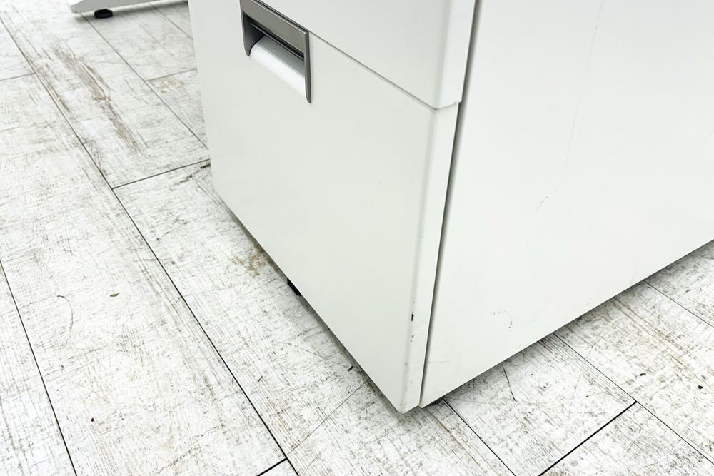 イトーキ CX 片袖机 片袖デスク 中古 事務机 オフィスデスク 中古オフィス家具 ホワイト 1100/715/700の画像