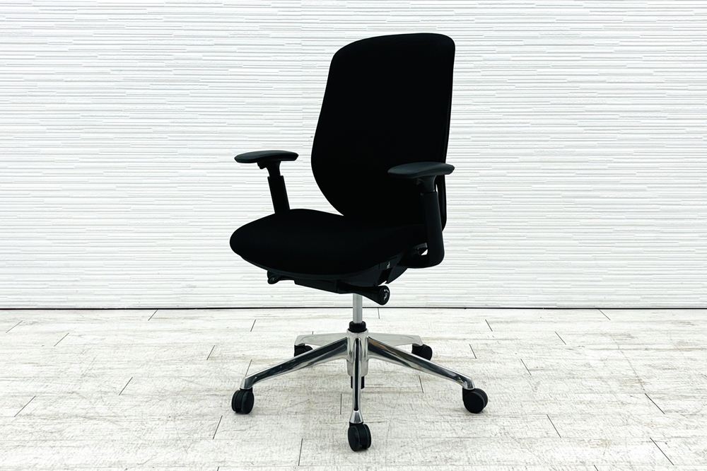 オカムラ シルフィーチェア 中古 ハイバック 可動肘 クッションタイプ Sylphy 中古オフィス家具 C687BR FSF1 ブラックの画像