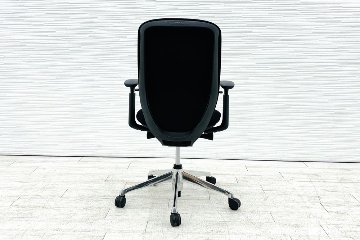 オカムラ シルフィーチェア 中古 ハイバック 可動肘 クッションタイプ Sylphy 中古オフィス家具 C687BR FSF1 ブラックの画像