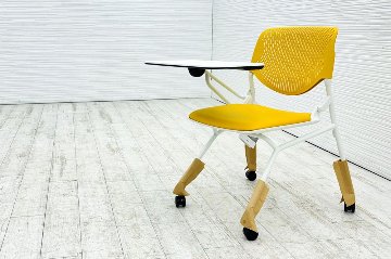 未使用品 中古 オカムラ ネスティングチェア ルナチェア Runa(ルナ)シリーズ ミーティングチェア 多目的チェア タブレット付き イエローの画像