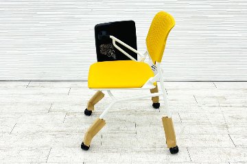 未使用品 中古 オカムラ ネスティングチェア ルナチェア Runa(ルナ)シリーズ ミーティングチェア 多目的チェア タブレット付き イエローの画像