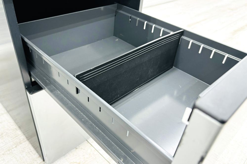 コクヨ デルフィ 中古 両袖デスク 両袖机 役員家具 中古オフィス家具 1400/700/700 天板ホワイトの画像