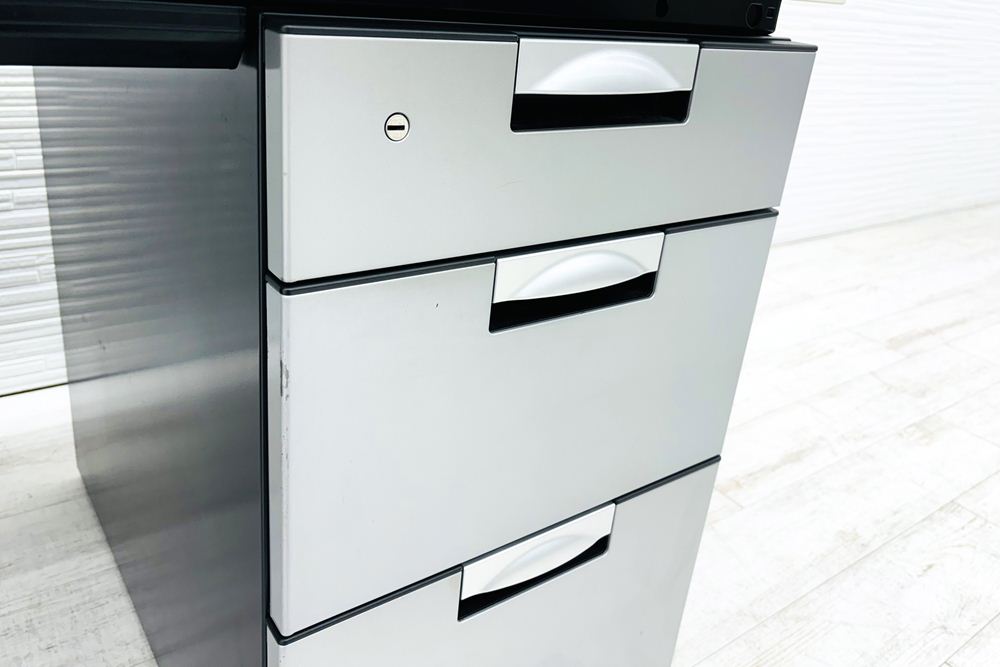 コクヨ デルフィ 中古 両袖デスク 両袖机 役員家具 中古オフィス家具 1400/700/700 天板ホワイトの画像