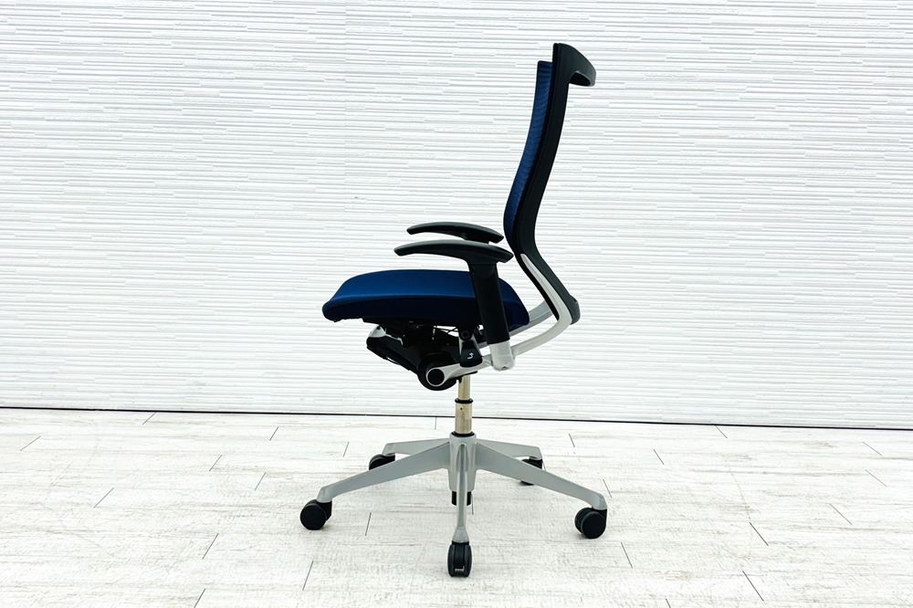 オカムラ バロンチェア 中古 可動肘(アジャストアーム) ハイバック メッシュ 中古オフィス家具 ダークブルーの画像