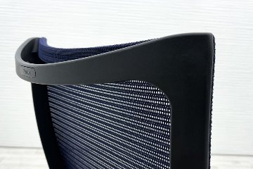 オカムラ バロンチェア 中古 可動肘(アジャストアーム) ハイバック メッシュ 中古オフィス家具 ダークブルーの画像