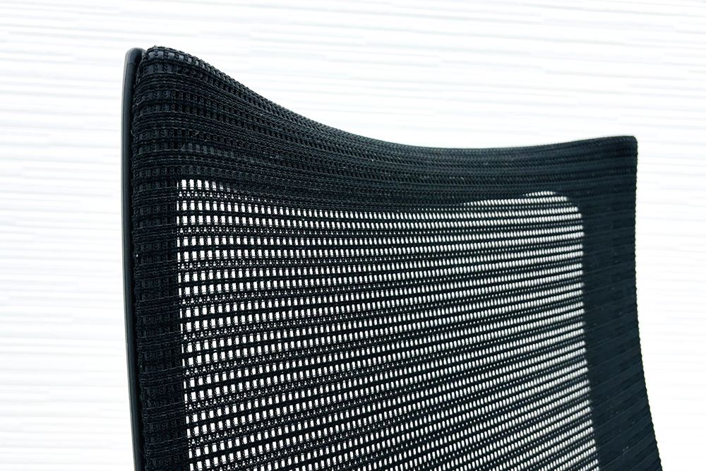 オカムラ バロンチェア Baron ハイバック 中古 2021年製 中古オフィス家具 固定肘 メッシュ デザインアーム ブラックの画像