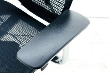 オカムラ バロンチェア Baron ハイバック 中古 2021年製 中古オフィス家具 固定肘 メッシュ デザインアーム ブラックの画像