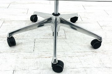 オカムラ バロンチェア Baron ハイバック 中古 2021年製 中古オフィス家具 固定肘 メッシュ デザインアーム ブラックの画像