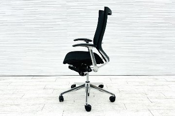 オカムラ バロンチェア Baron ハイバック 中古 2021年製 中古オフィス家具 固定肘 メッシュ デザインアーム ブラックの画像