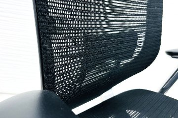 オカムラ バロンチェア Baron ハイバック 中古 2021年製 中古オフィス家具 固定肘 メッシュ デザインアーム ブラックの画像