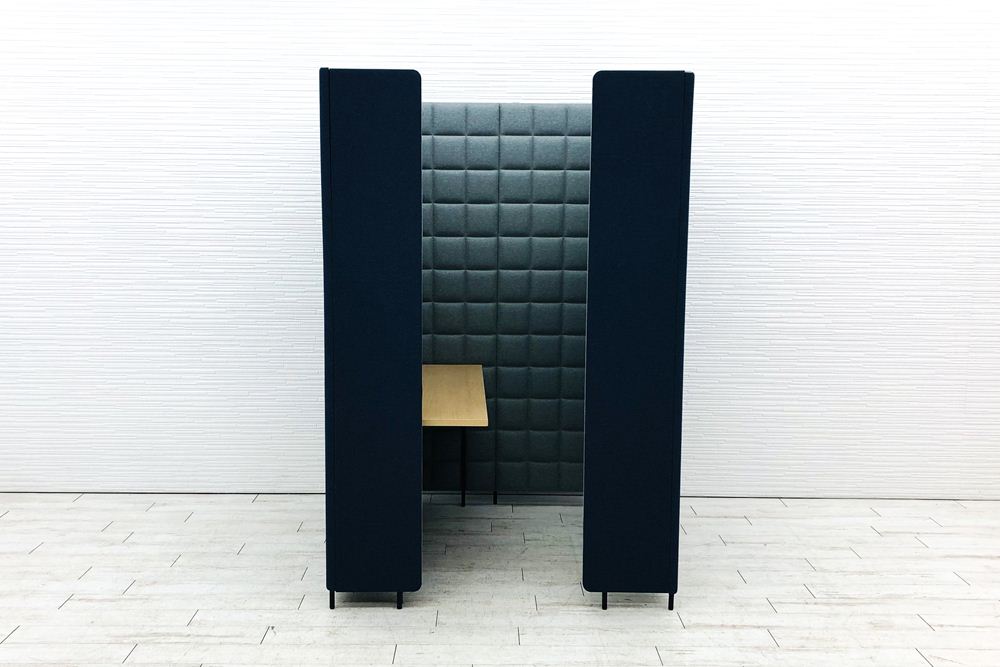 【2台セット】 コクヨ フォーレ 中古 パーテーション ソロワークブース ソロチェアブース  中古オフィス家具 1350/1350/2000 ネイビーの画像