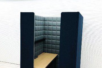 【2台セット】 コクヨ フォーレ 中古 パーテーション ソロワークブース ソロチェアブース  中古オフィス家具 1350/1350/2000 ネイビーの画像