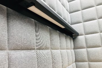 【2台セット】 コクヨ フォーレ 中古 パーテーション ソロワークブース ソロチェアブース  中古オフィス家具 1350/1350/2000 ネイビーの画像