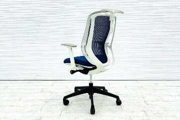 オカムラ シルフィーチェア 中古 2018年製 ハイバック 可動肘 OKAMURA Sylphy 中古オフィス家具 ミディアムブルーの画像