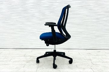 オカムラ シルフィーチェア 中古 2020年製 ハイバック 可動肘 OKAMURA Sylphy 中古オフィス家具 ミディアムブルーの画像