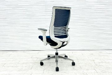 コクヨ ベゼルチェア 中古 2017年製 クッション Bezel 可動肘 KOKUYO 中古オフィス家具 ブルーの画像