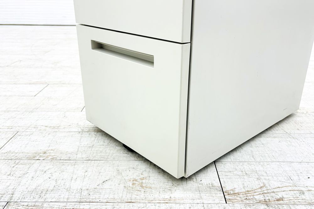 イトーキ スチールワゴン 3段ワゴン 中古 収納家具 袖机 脇机 ホワイト シリンダー錠 395/595/650の画像