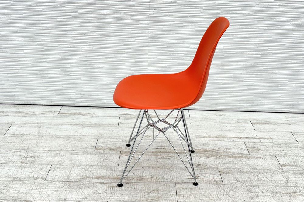 ヴィトラ イームズチェア 中古 Vitra Eames プラスチックサイドシェルチェア DSR クロームベース オレンジの画像