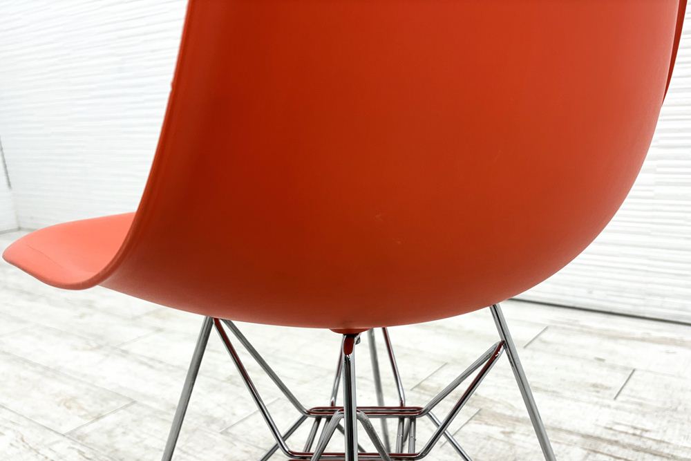 ヴィトラ イームズチェア 中古 Vitra Eames プラスチックサイドシェルチェア DSR クロームベース オレンジの画像