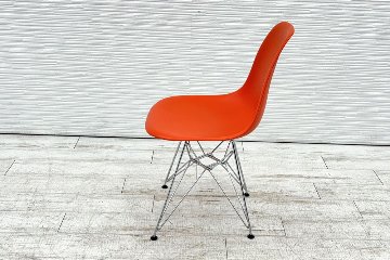 ヴィトラ イームズチェア 中古 Vitra Eames プラスチックサイドシェルチェア DSR クロームベース オレンジの画像