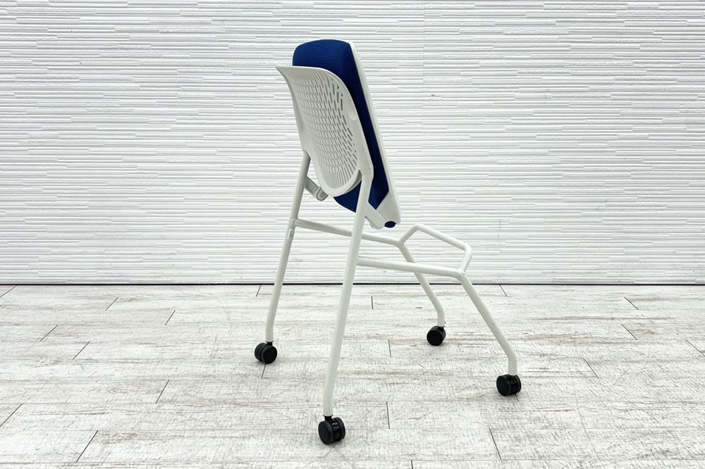 オカムラ ルナチェア 【4脚セット】 中古 ミーティングチェア 中古チェア 会議椅子 中古オフィス家具 81S1AY ブルーの画像