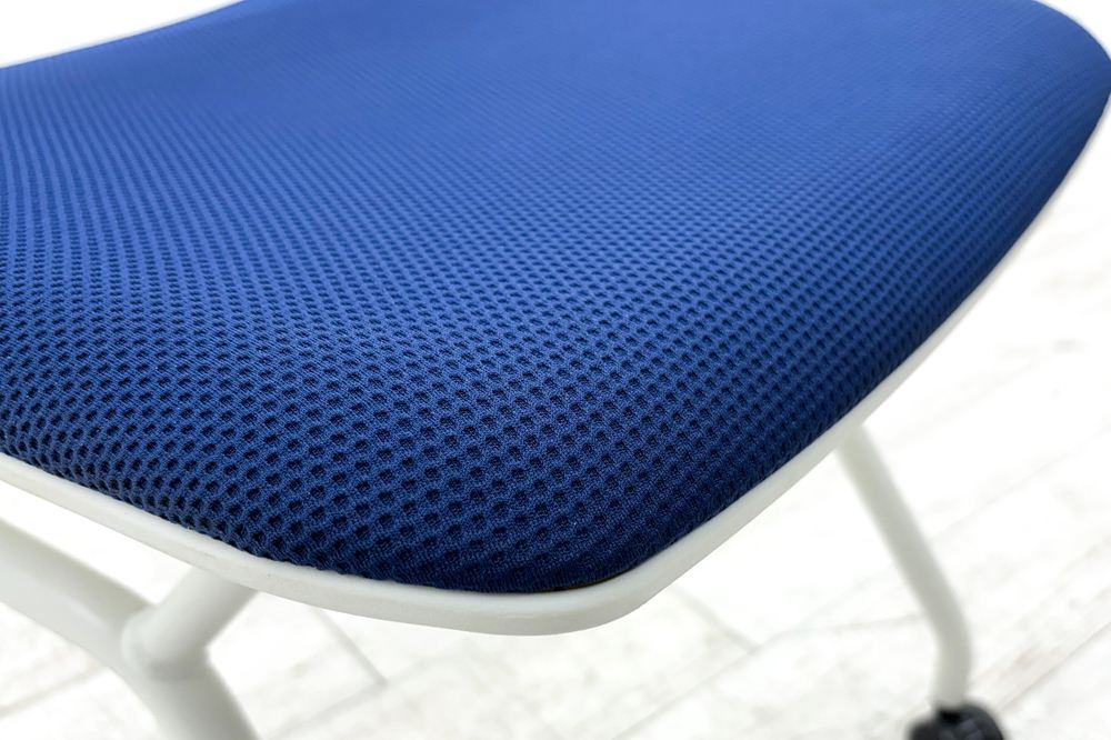 オカムラ ルナチェア 【4脚セット】 中古 ミーティングチェア 中古チェア 会議椅子 中古オフィス家具 81S1AY ブルーの画像