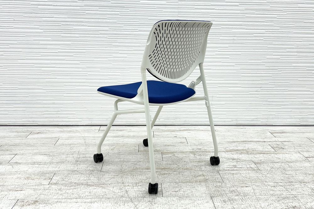 オカムラ ルナチェア 【4脚セット】 中古 ミーティングチェア 背パッド付 会議椅子 中古オフィス家具 81S1AZ ミディアムブルーの画像