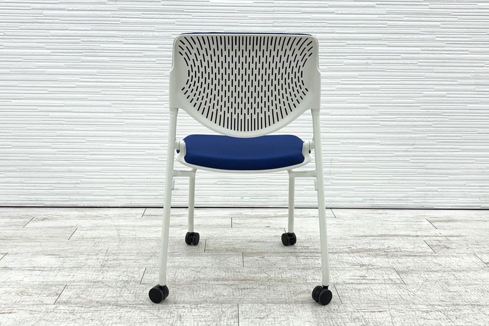 オカムラ ルナチェア 【4脚セット】 中古 ミーティングチェア 背パッド付 会議椅子 中古オフィス家具 81S1AZ ミディアムブルーの画像