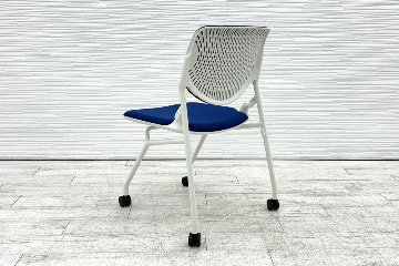 オカムラ ルナチェア 【4脚セット】 中古 ミーティングチェア 背パッド付 会議椅子 中古オフィス家具 81S1AZ ミディアムブルーの画像