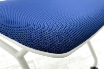 オカムラ ルナチェア 【4脚セット】 中古 ミーティングチェア 背パッド付 会議椅子 中古オフィス家具 81S1AZ ミディアムブルーの画像