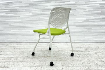 オカムラ ルナチェア 中古 ミーティングチェア 中古チェア 会議椅子 中古オフィス家具 81S1AY ライムグリーンの画像