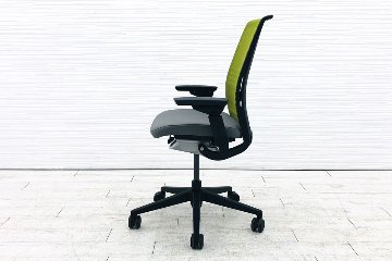 スチールケース シンクチェア 中古 2016年製 Steelcase Think 可動肘 中古オフィス家具 465A300 ワサビの画像