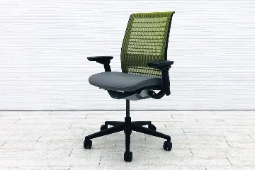 スチールケース シンクチェア 中古 2016年製 Steelcase Think 可動肘 中古オフィス家具 465A300 ワサビの画像