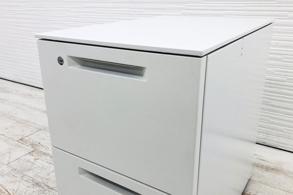 コクヨ ISシリーズ 2段ワゴン 中古 脇机 収納家具 ワゴン2段 KOKUYO 中古オフィス家具 シリンダー錠 395/602/600の画像