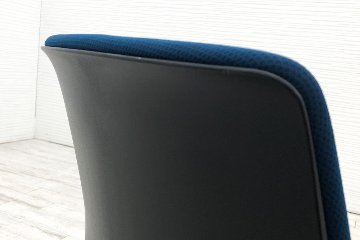 コクヨ ピコラチェア ローバック 中古 KOKUYO picora クッション 固定肘 中古オフィス家具 プルシアンブルーの画像