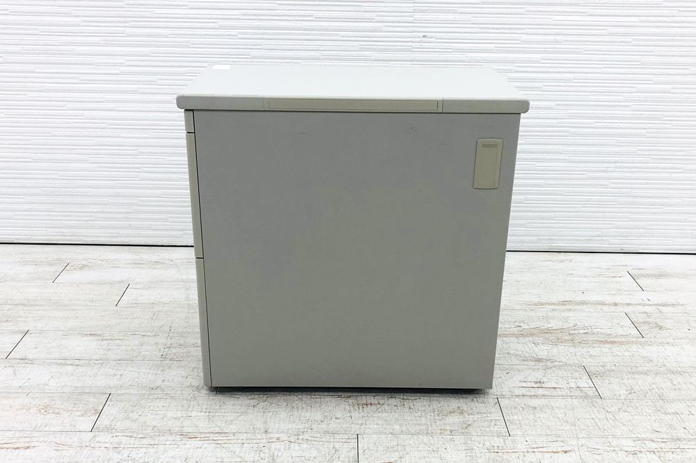 オカムラ SDシリーズ 3段袖机 脇机 中古 キャビネット 中古オフィス家具 シリンダー錠 グレー 400/700/700 高奥700用の画像