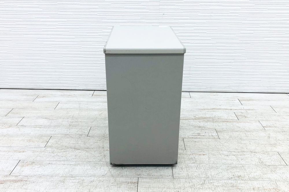 オカムラ SDシリーズ 3段袖机 脇机 中古 キャビネット 中古オフィス家具 シリンダー錠 グレー 400/700/700 高奥700用の画像