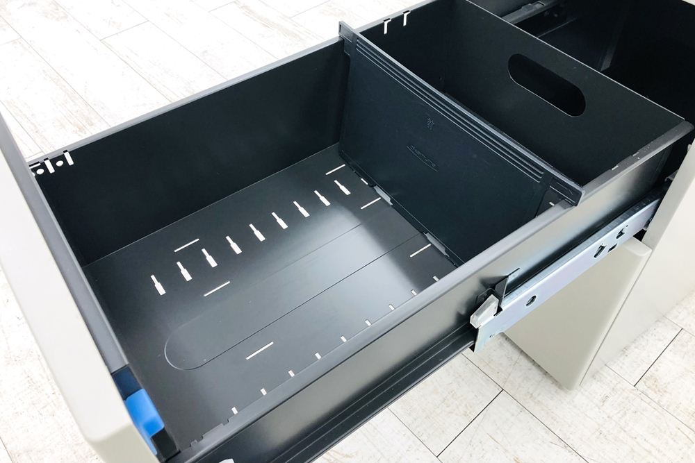 オカムラ SDシリーズ 3段袖机 脇机 中古 キャビネット 中古オフィス家具 シリンダー錠 グレー 400/700/700 高奥700用の画像